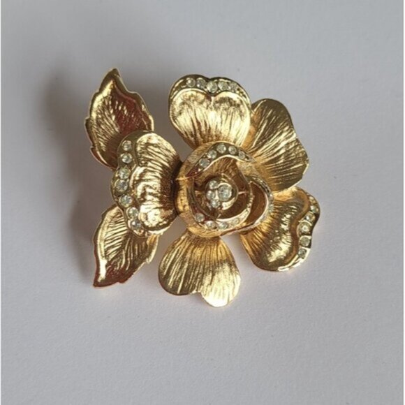 Vintage 50s Gold Tone Gilded Crystal Flower Floral Brooch - Picture 5 of 9